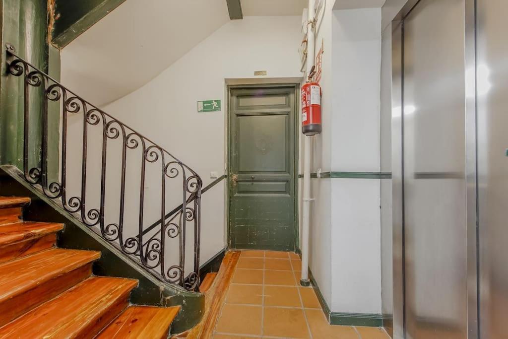 Modern Apt Para 6Px En La Plaza De Tirso De Molina Madrid Extérieur photo