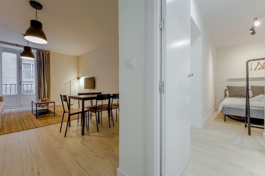 Modern Apt Para 6Px En La Plaza De Tirso De Molina Madrid Extérieur photo
