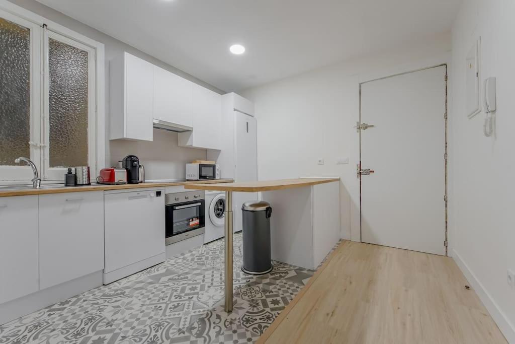 Modern Apt Para 6Px En La Plaza De Tirso De Molina Madrid Extérieur photo