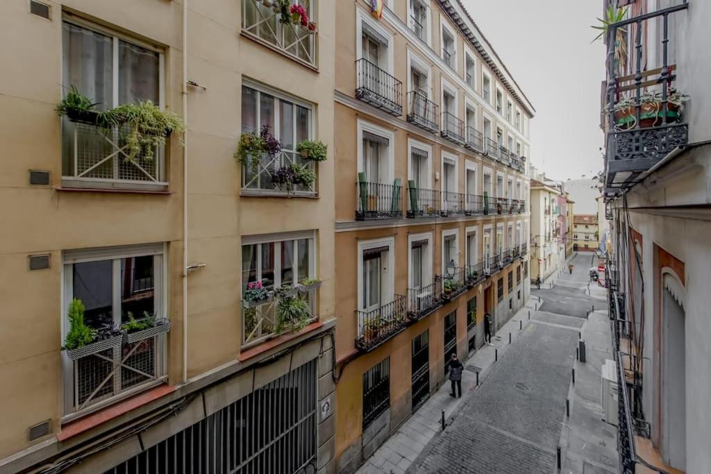 Modern Apt Para 6Px En La Plaza De Tirso De Molina Madrid Extérieur photo