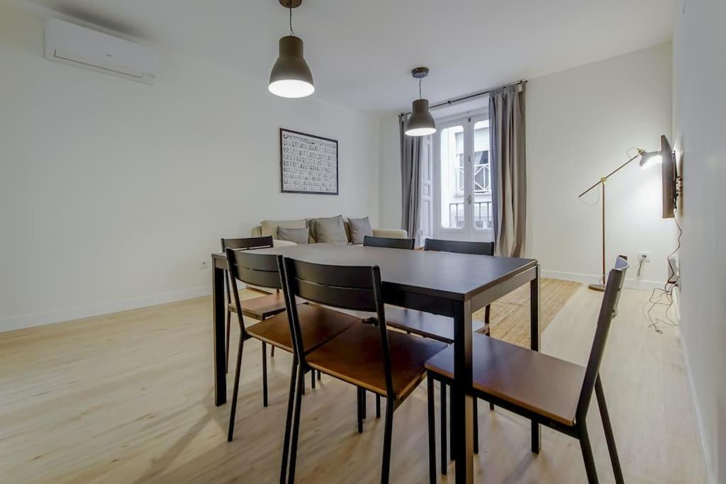 Modern Apt Para 6Px En La Plaza De Tirso De Molina Madrid Extérieur photo